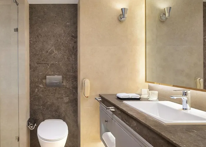 Hotel The Soaltee Kathmandu, Autograph Collection 5*